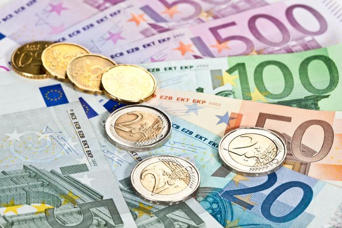 Доллар и евро дешевеют в обменниках. Курс валют 8 июля