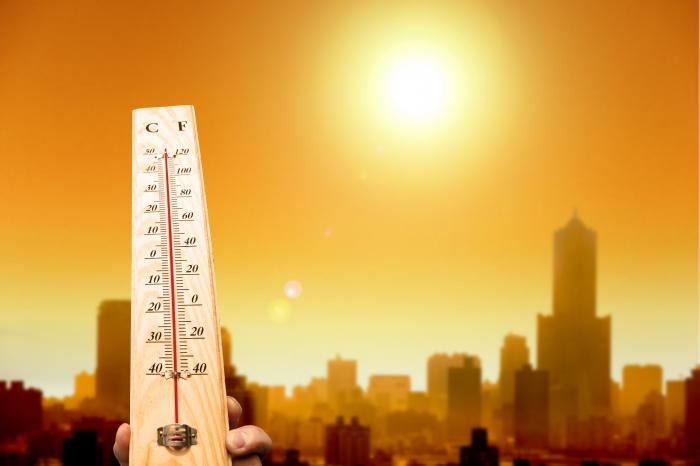 В Кувейте температура поднялась выше +70: на солнце плавятся автомобили и светофоры
