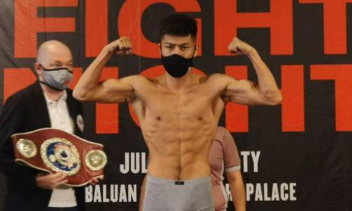 Казахстанский боксер сделал вес перед боем с британцем за титул WBO