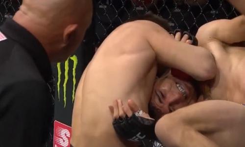 «Скрутил в бараний рог». В России впечатлены победой Жалгаса Жумагулова в UFC