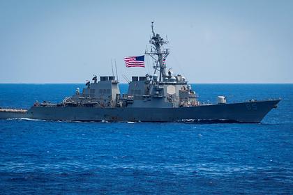 Китай обвинил американский эсминец во вторжении в свои территориальные воды