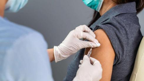 В Карагандинской области ежедневно вакцинируются против КВИ до 8 тысяч человек