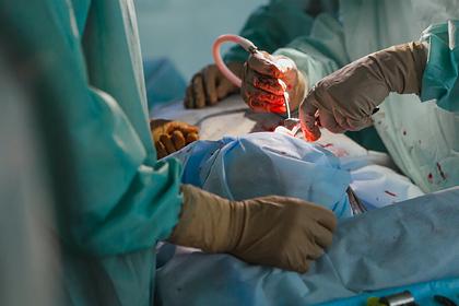Российские врачи впервые установили пациенту керамическую кость