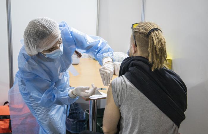 Германия предоставит Украине 1,5 миллиона доз вакцин от коронавируса, но не уточнила, каких