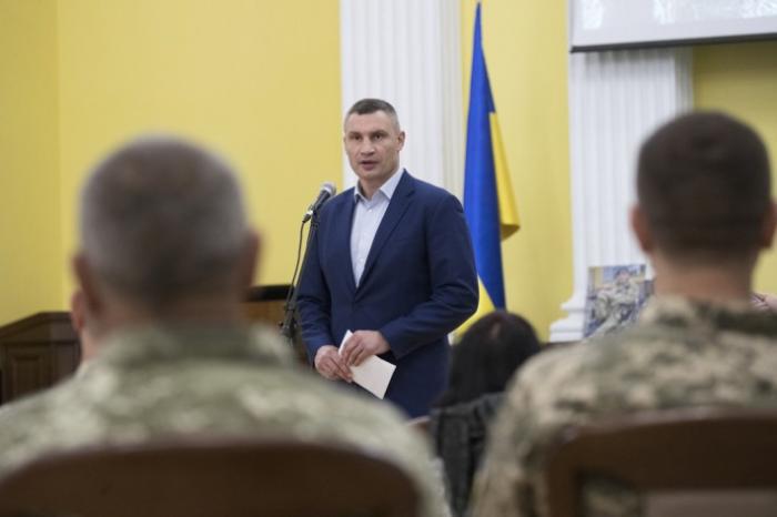 Если ОП уволит Кличко из КГГА, за ним должны отправить в отставку всех глав ОГА, - Романенко