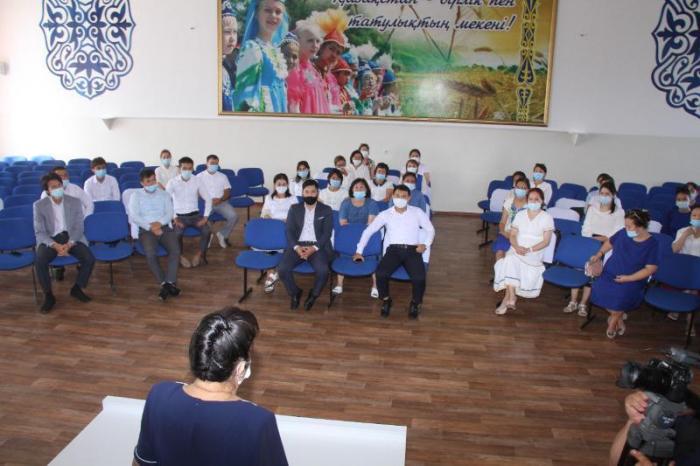 Коллектив мангыстауской школы-лицея полностью вакцинировался от коронавируса