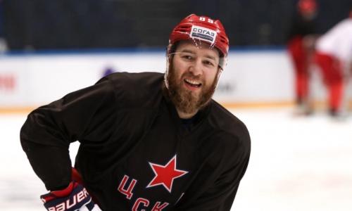 Клуб хоккеиста сборной Казахстана подписал защитника из НХЛ