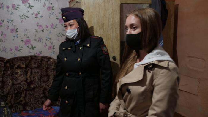 Североказахстанская полиция наказывает родителей, чьи дети находятся вне дома в ночное время