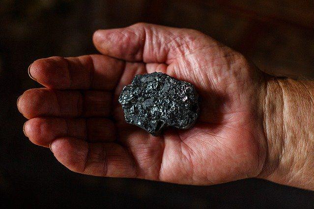 За месяц запасы угля на украинских ТЭС упали на 24%, - 