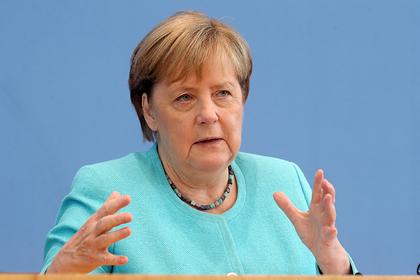 Меркель потребовала прекратить продажу шпионского ПО в «плохие руки»