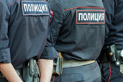 Российские полицейские подбросили наркотики задержанной ради повышения по службе
