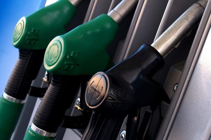 Минэкономики снизило цены на бензин и дизтопливо