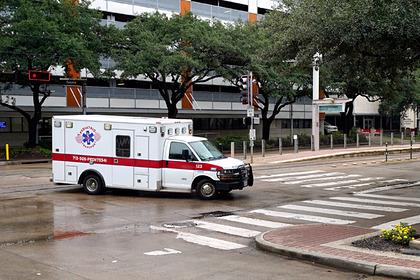 Вооруженный американец угнал фургон скорой помощи с пациентом внутри