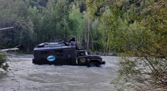 Река едва не погубила 15 туристов в горах Алматинской области