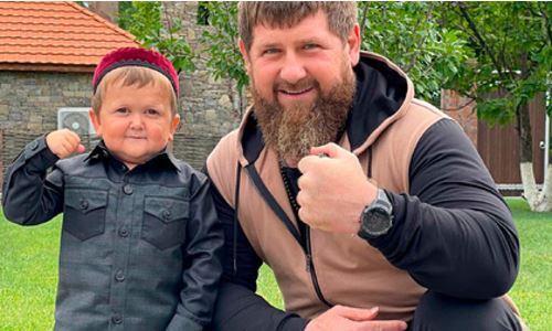 Рамзан Кадыров встретился с Хасбиком и сделал ему шикарный подарок