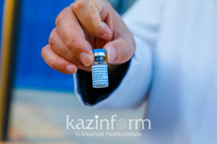 Когда будут доступны вакцины QazVac и SinoVac в Алматы
