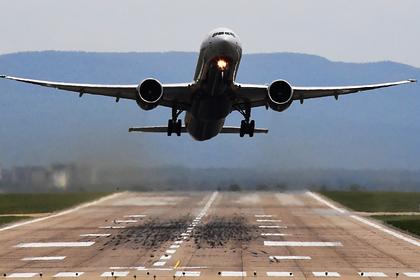 Пассажирский Boeing приготовился к экстренной посадке в Крыму