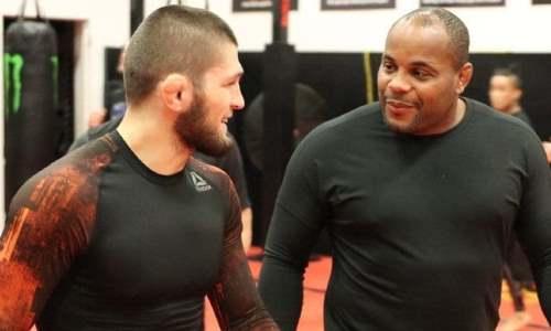 «Где твой „Бентли“, брат?» Хабиб потроллил экс-чемпиона UFC в двух весах. Видео