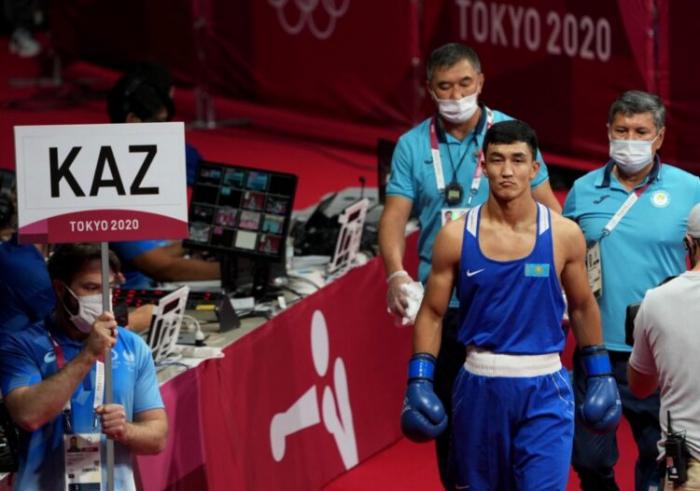 Олимпиада-2020: казахстанский боксер победил со счетом 5:0