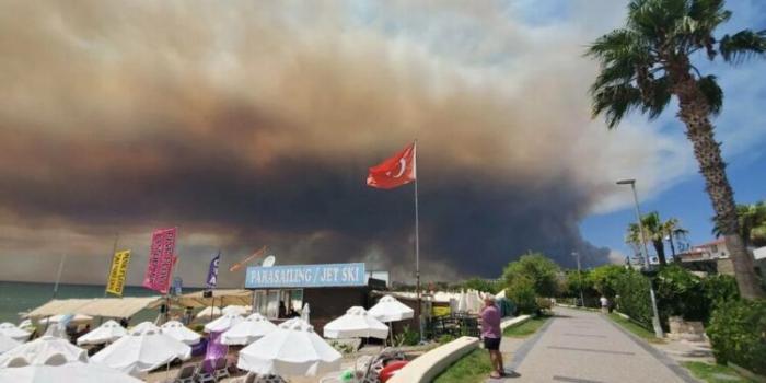 Пожары в Анталье: посольство держит связь с проживающими в регионе казахстанцами