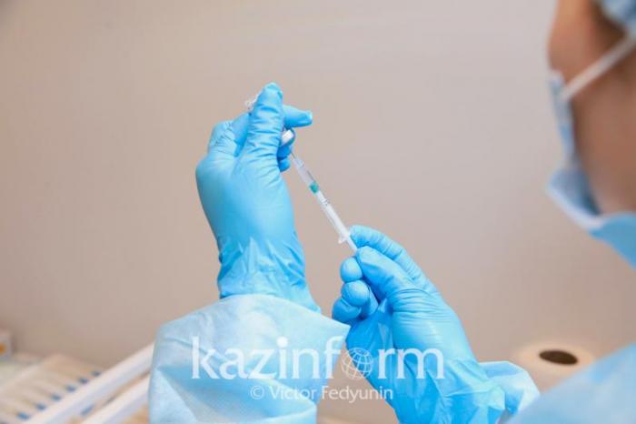 В каких сферах большинство вакцинированных работников Карагандинской области