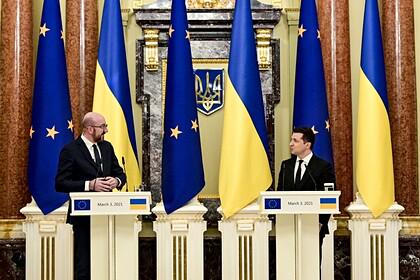 На Украине официально утвердили курс на ЕС и НАТО