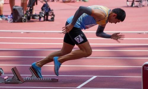Казахстанский бегун не смог выйти в полуфинал Олимпиады-2020 на дистанции 400 метров
