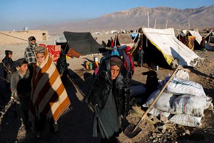 Беженцам предложили самостоятельно выбираться из Афганистана