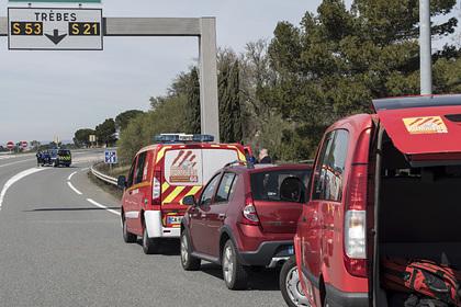 Три человека погибли в результате крушения самолета во Франции