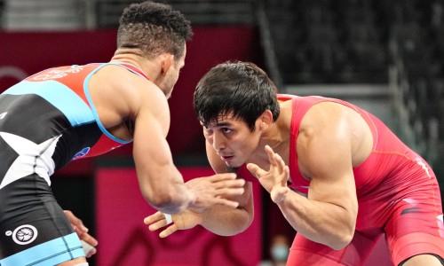 Казахстанский борец-вольник проиграл в четвертьфинале Олимпиады-2020