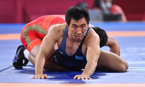 Казахстанский борец провел схватку против узбека за «бронзу» Олимпиады-2020