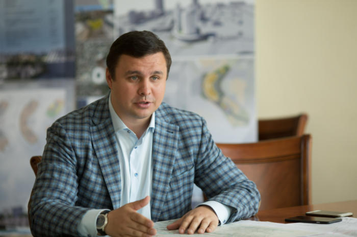 Максим Микитась требует ускорить расследование преступлений по рейдерству и хищению имущества инвесторов Укрбуда