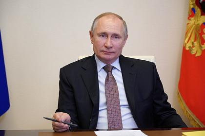 Путин поручил мониторить доходы бедных россиян