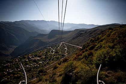 Более 30 туристов повисли в воздухе в горах из-за отключения электроэнергии