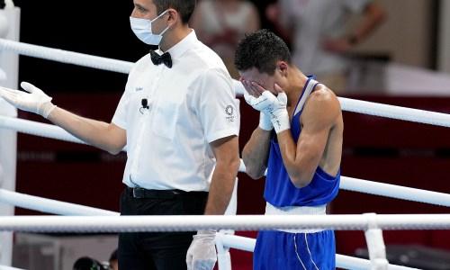«Сакенчика засудили». Судейский произвол в отношении казахстанского боксера вспомнили по окончании Олимпиады-2020