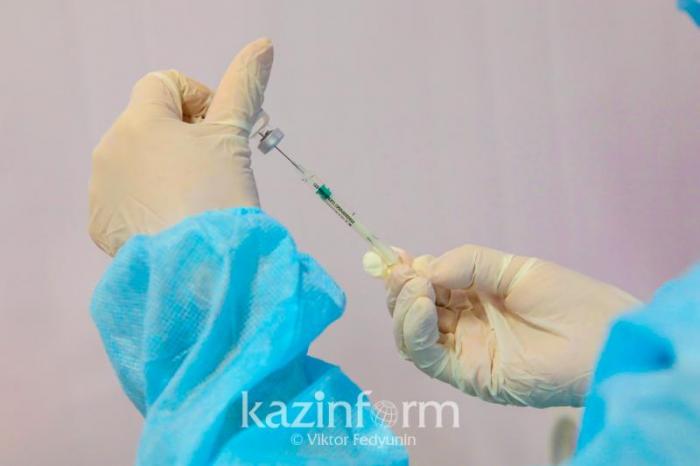Полемика разгорелась между казахстанскими врачами по поводу вакцинации