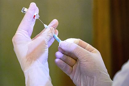 Российский врач предложил приурочить вакцинацию учащихся к ежегодным медосмотрам