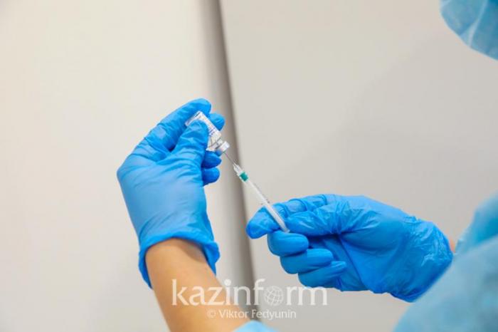 Сколько педагогов в Казахстане привилось от коронавируса