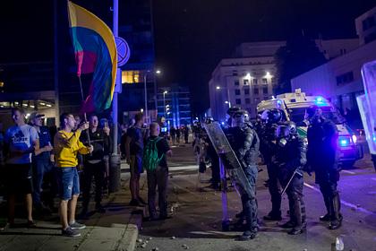 В Литве митинг против ограничений для невакцинированных перерос в беспорядки
