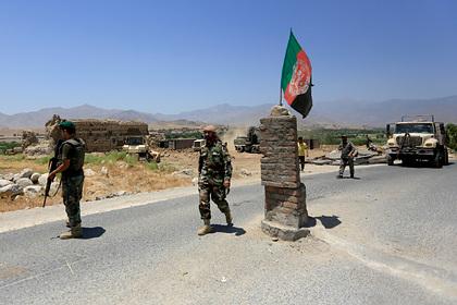 Десятки афганских солдат перешли на сторону талибов