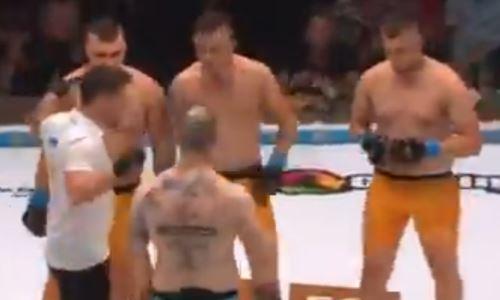 Хватило нескольких секунд. В Польше прошёл бой MMA в формате «трое против одного». Видео