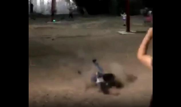 Мальчик упал с аттракциона и ударился лицом о землю в Жамбылской области