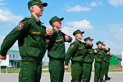 В Госдуме объяснили необходимость включения службы в армии в страховой стаж