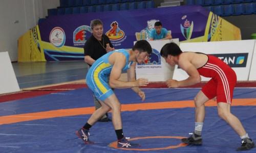 Стал известен состав сборной Казахстана на молодежный чемпионат мира по вольной борьбе