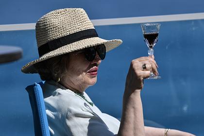 Российским туристам назвали опасные для здоровья вина в Крыму