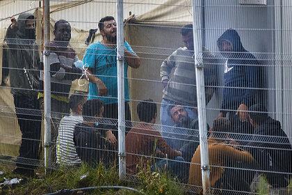 Нелегальные мигранты вырыли подкоп и сбежали из лагеря в Литве