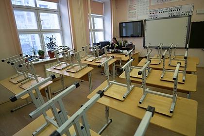 Новую школу в Кузбассе затопило после визита губернатора