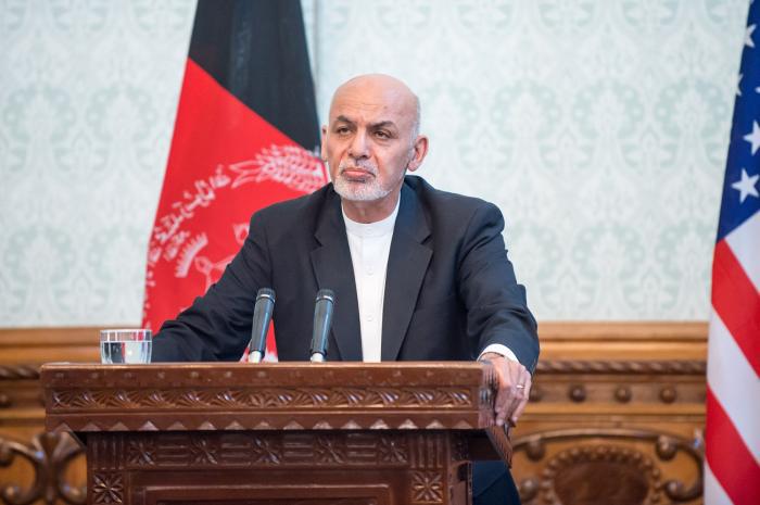 Президент Афганистана сбежал из страны