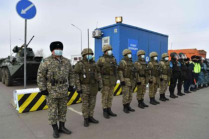 В Казахстане «усилили бдительность» армии из-за талибов