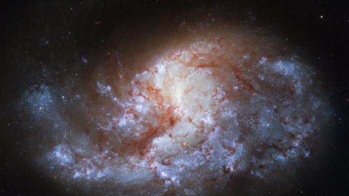 Телескоп Hubble сфотографировал спиральную галактику
                17 августа 2021, 13:32